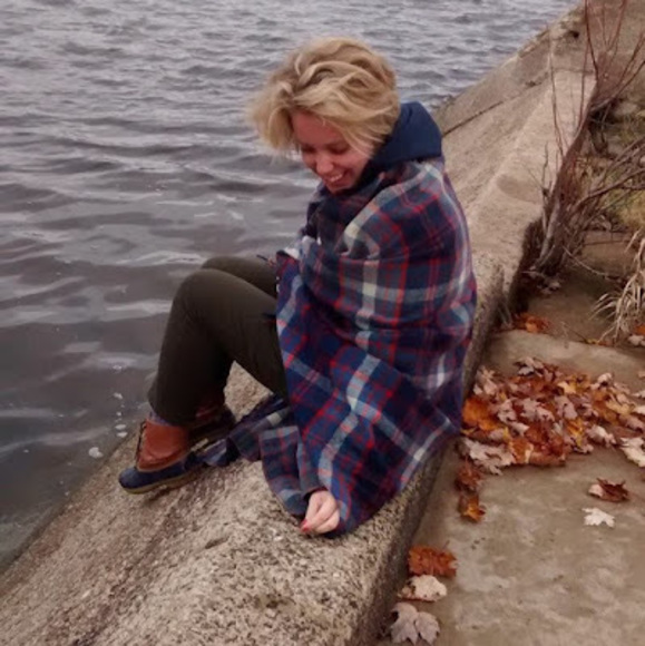 Meet your Posher, Lydia - Picture 1 of 1